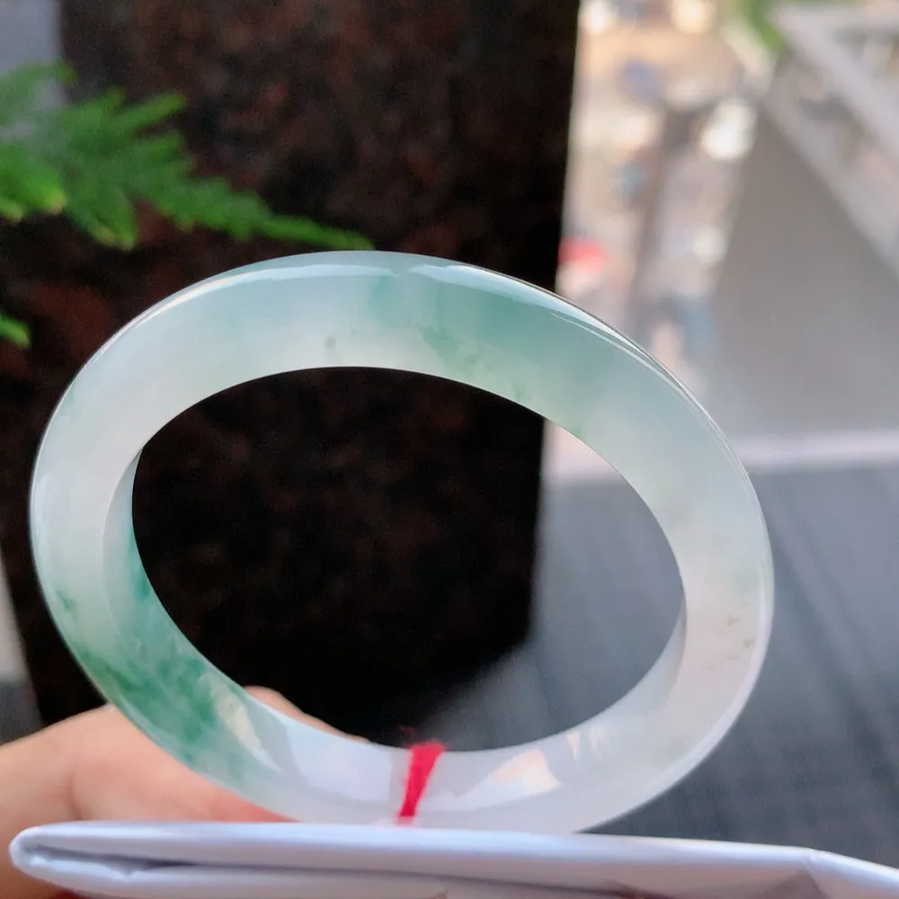 正圈高冰飘花 无瑕 尺寸:51.8/8.7/7.8 花美 种水好