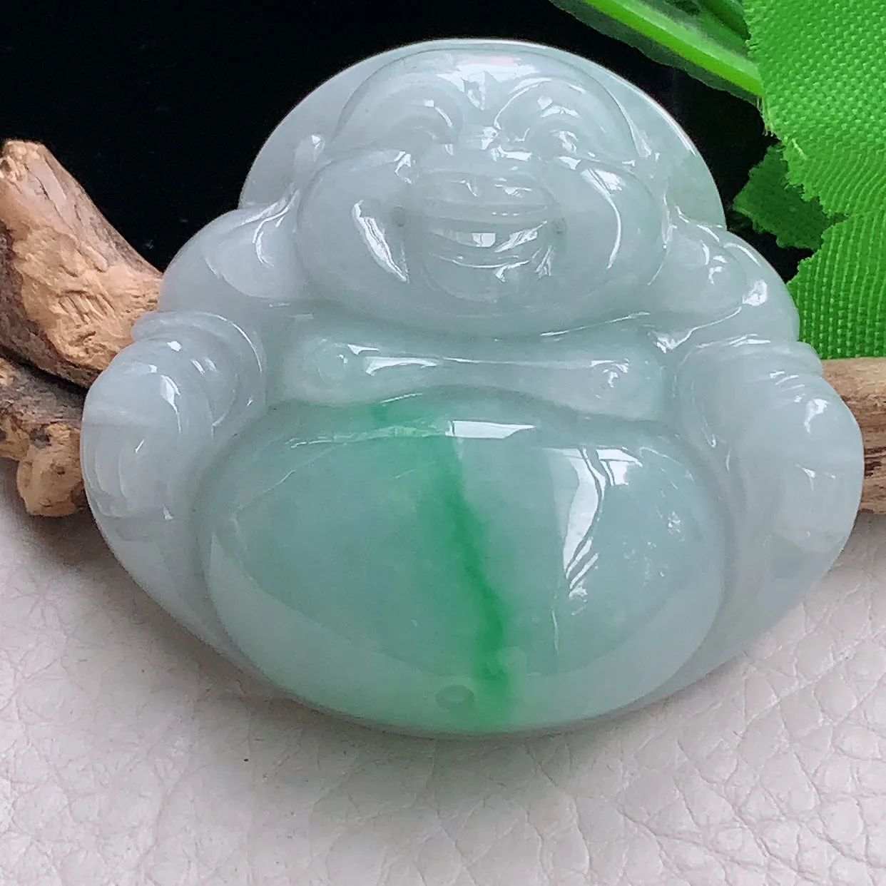 zen43.8*47.6*12.8自然光天然缅甸翡翠飘绿大佛公 开心佛玉吊坠 毛衣坠