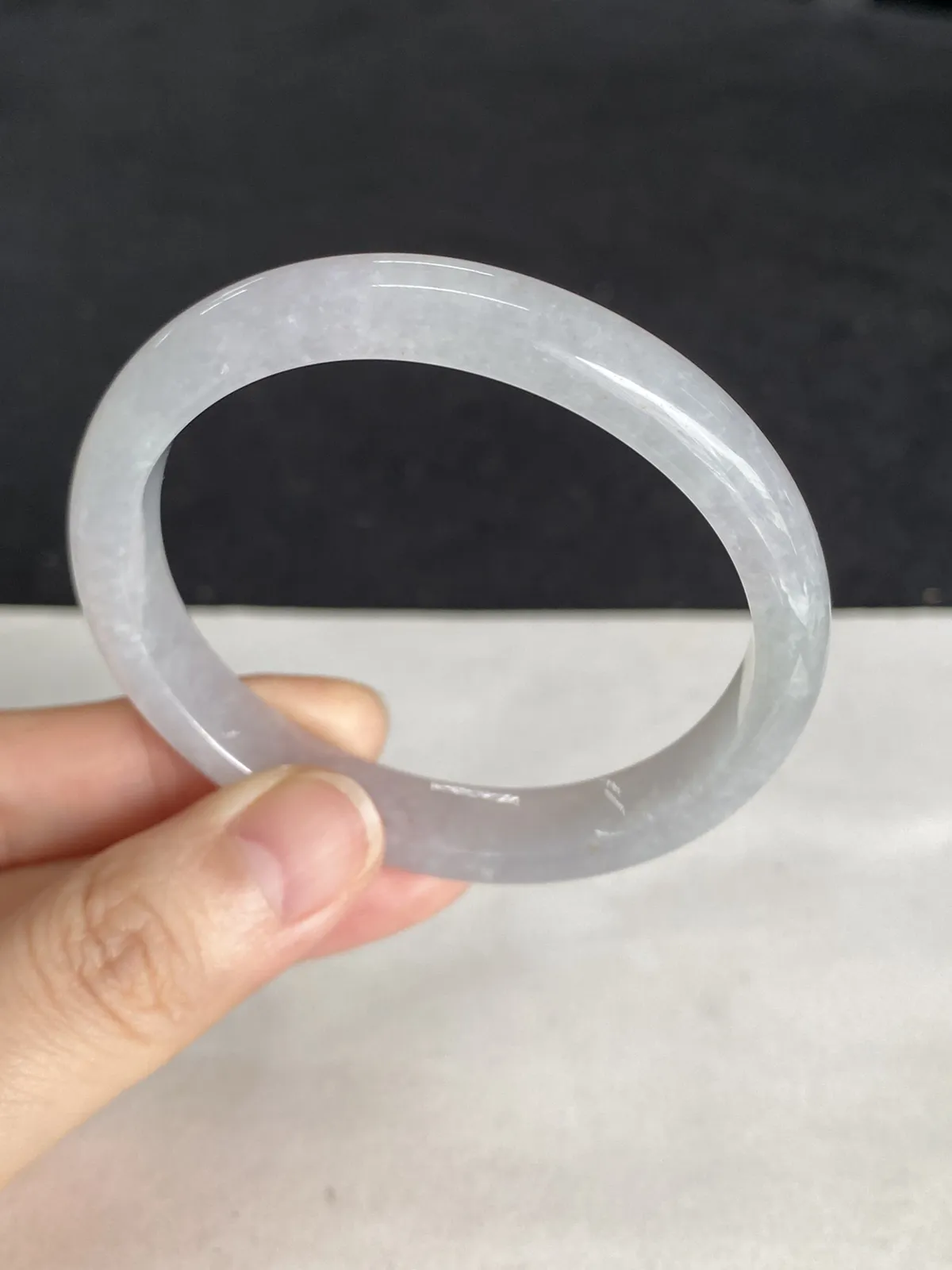 贵妃镯52圈口，翡翠手镯