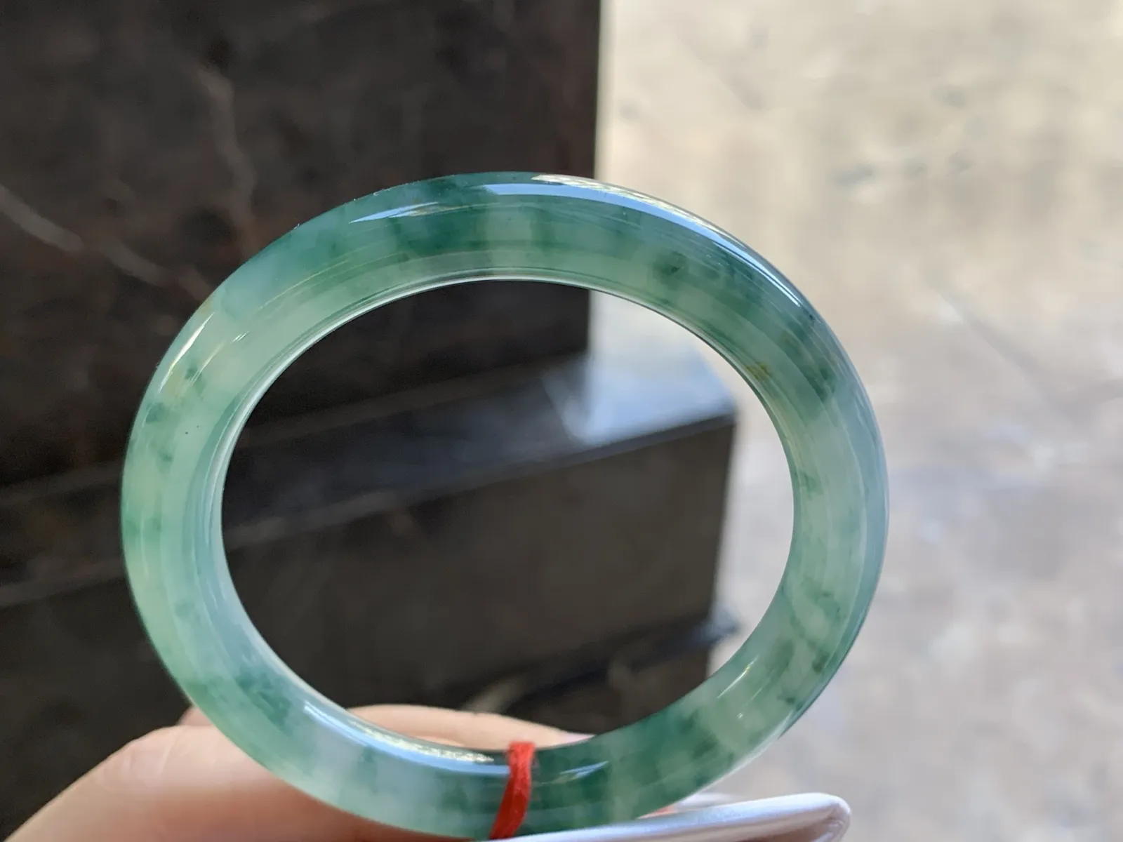 55-9

蓝花圆条手镯^_^飘花浓郁 水润冰透