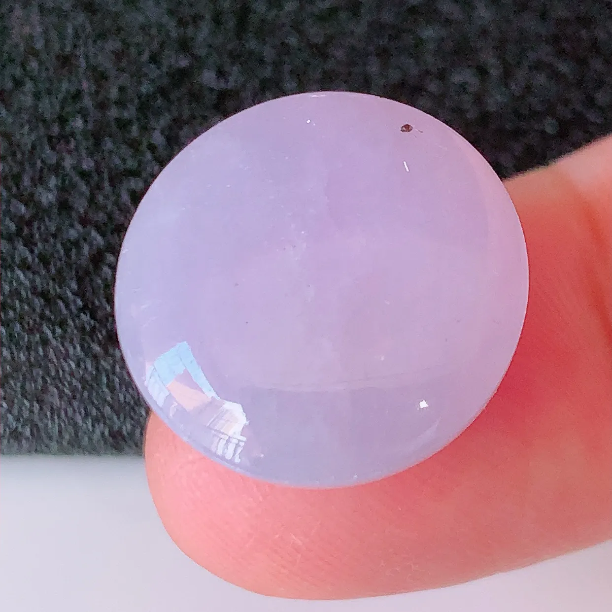 自然光实拍，大颗紫罗兰翡翠戒面、蛋面，翠色灵动，玉质细腻，颜色漂亮，品相佳，佩戴佳品！#00.26