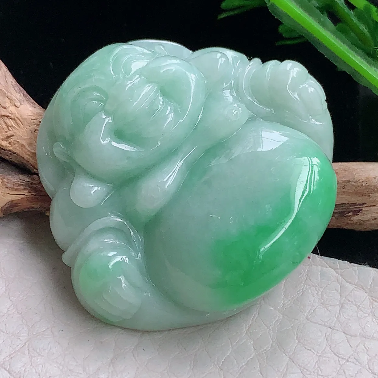 zen40.8*45.6*12.5自然光天然缅甸翡翠半山水佛公 开心佛玉吊坠 毛衣坠