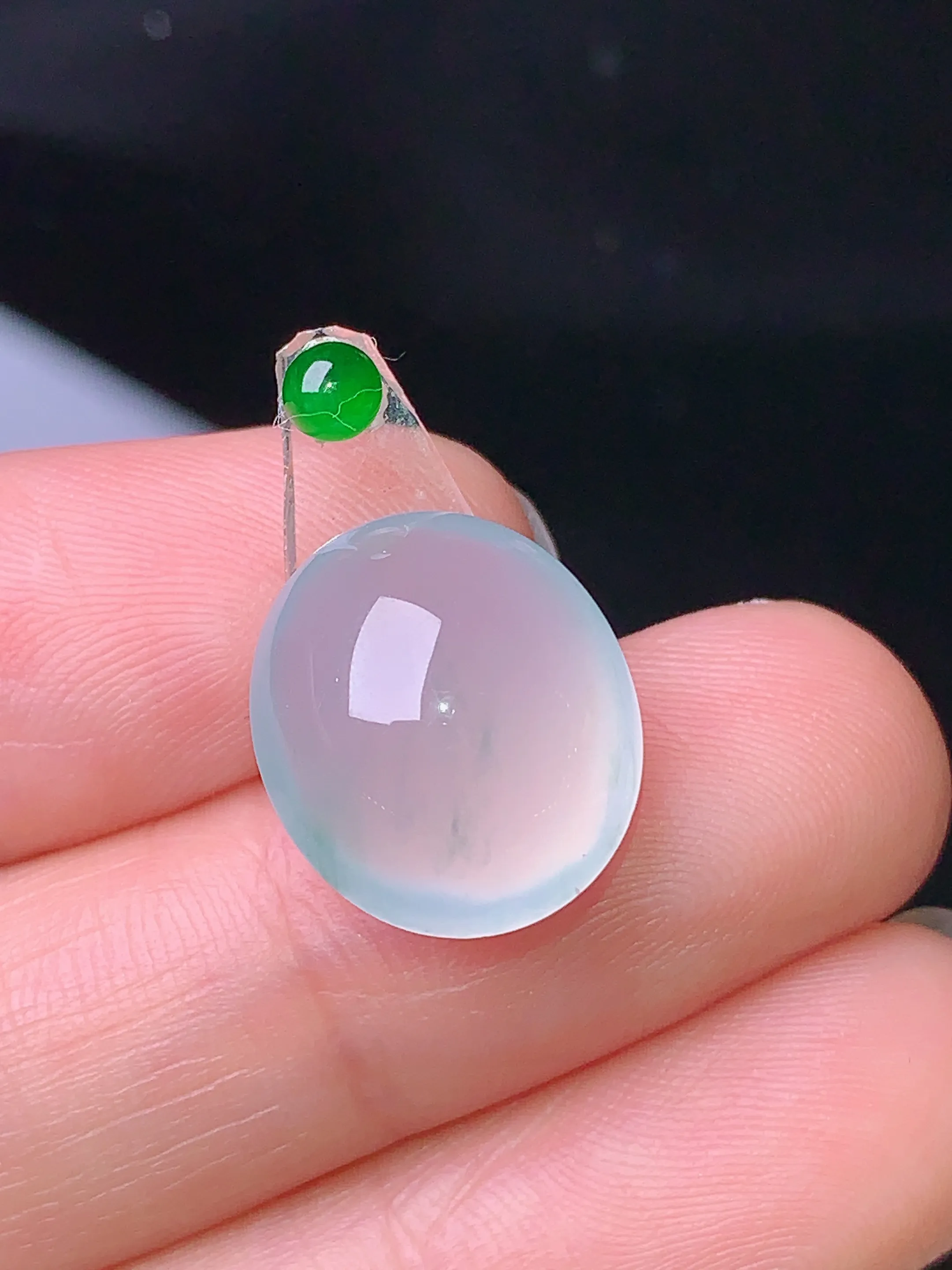 镶嵌款 冰种蛋面吊坠 玉质细腻 色泽艳丽 水润亮眼  整体尺寸14*12.6*6.6