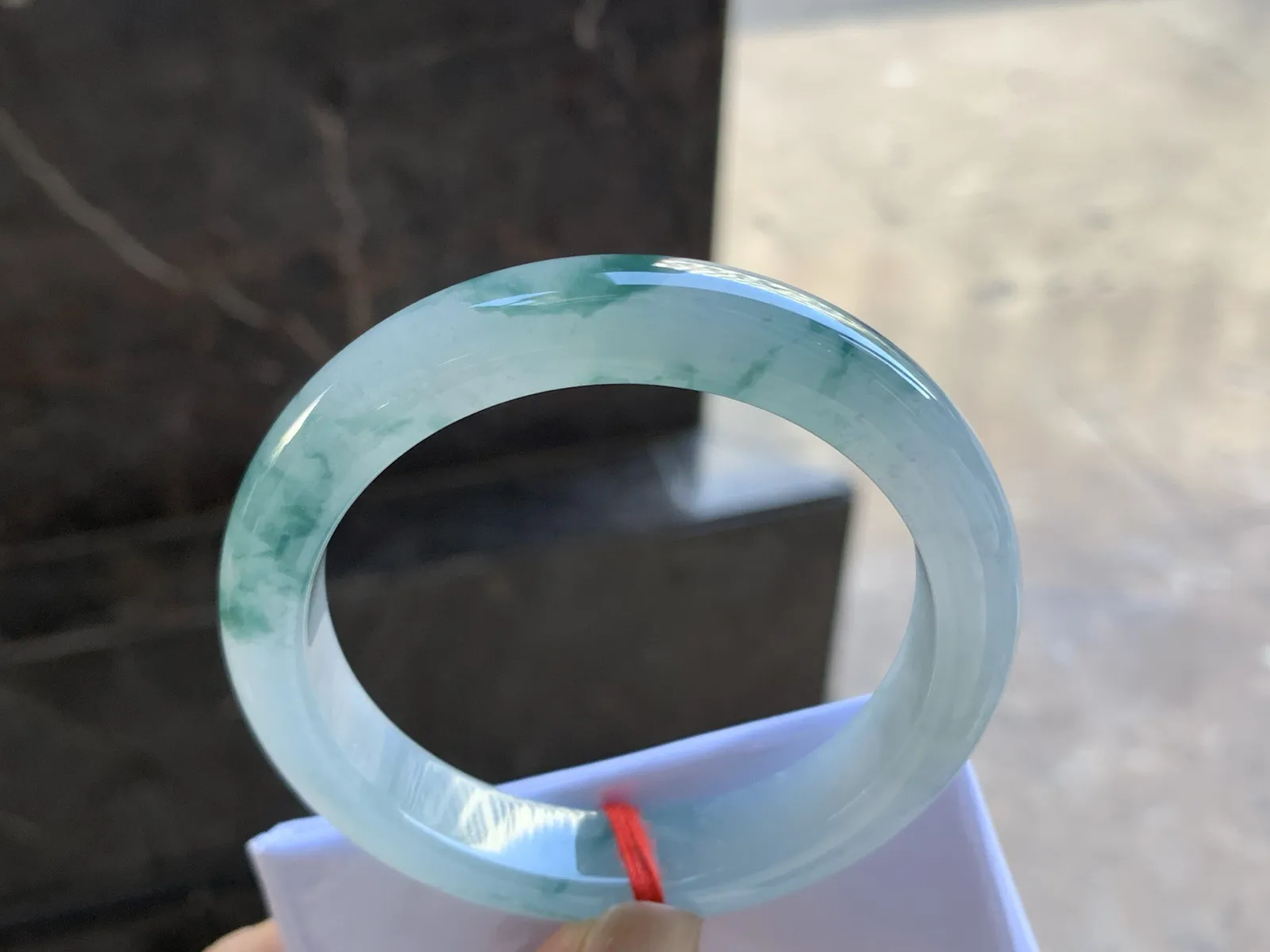 55-11.6-8.1

蓝花手镯^_^种水足冰透