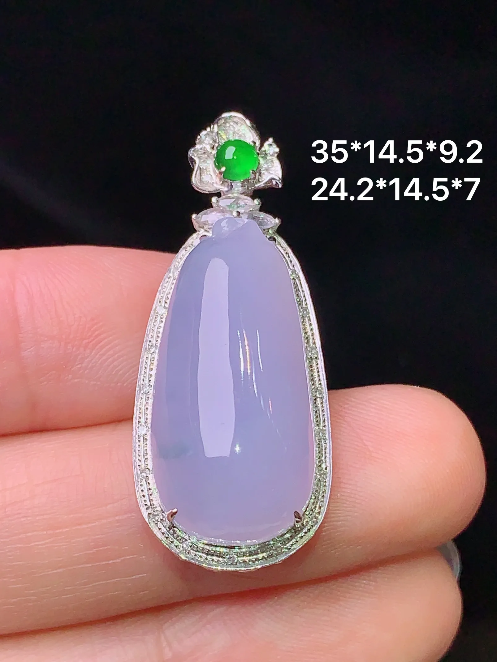 18k金钻镶嵌紫罗兰福瓜吊坠 玉质细腻 色泽艳丽 水润亮眼  整体尺寸35*14.5*9.2