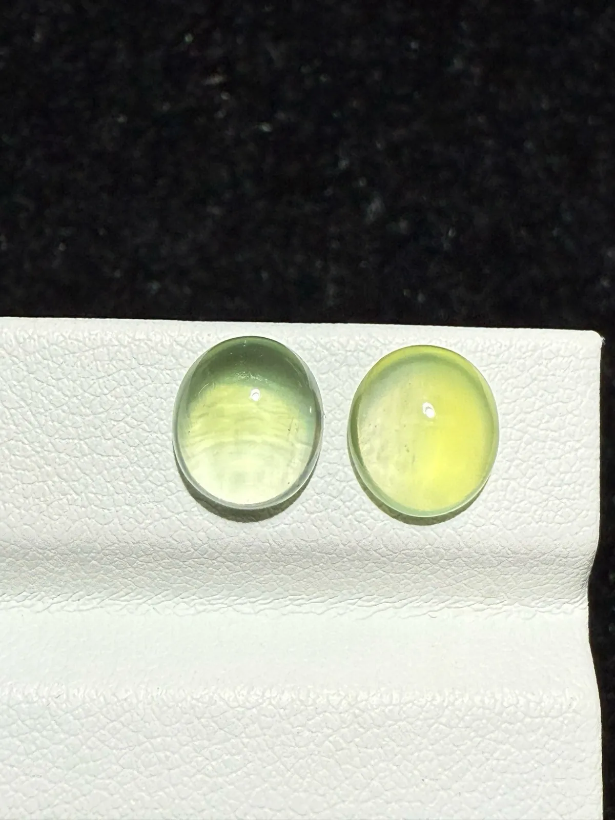 4.13ct天然葡萄石裸石，尺寸9*7.9*4.1mm，颜色美艳 ，微棉，冰透，起荧光