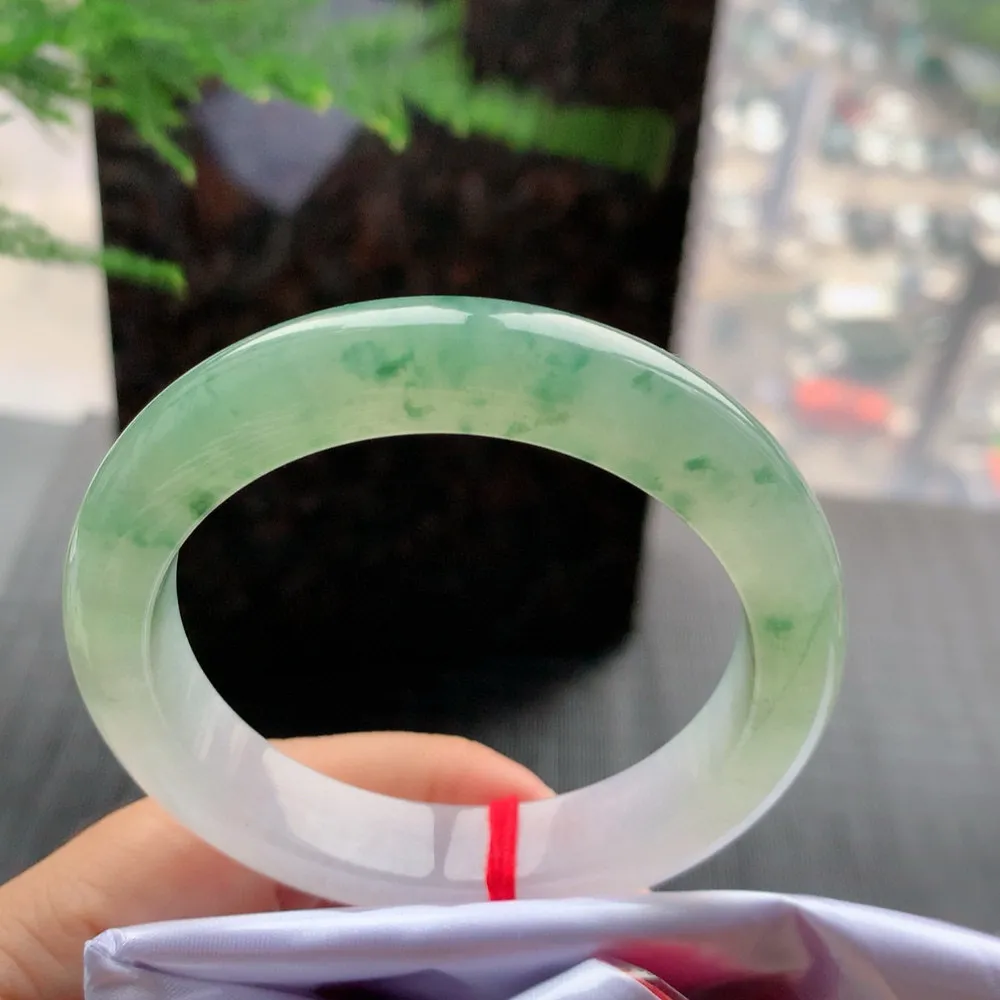 正圈高冰绿花 无瑕 尺寸:54.8/12/8.9 种色兼备