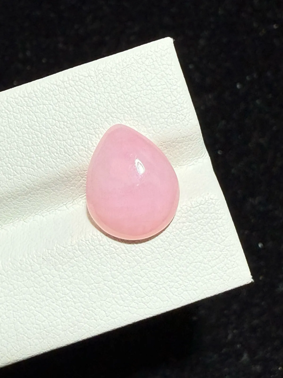 3.52ct天然粉欧泊蛋白石裸石，尺寸13.5**10.9*4.4毫米，颜色美艳