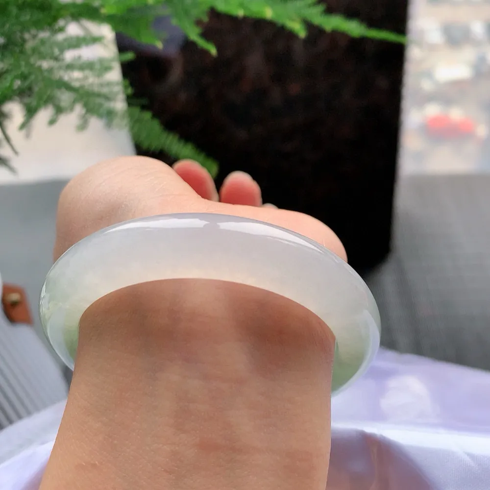 正圈高冰绿花 无瑕 尺寸:54.8/12/8.9 种色兼备