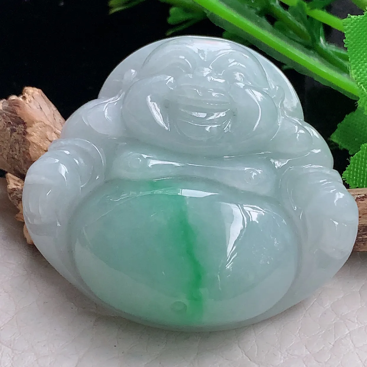 zen43.8*47.6*12.8自然光天然缅甸翡翠飘绿大佛公 开心佛玉吊坠 毛衣坠