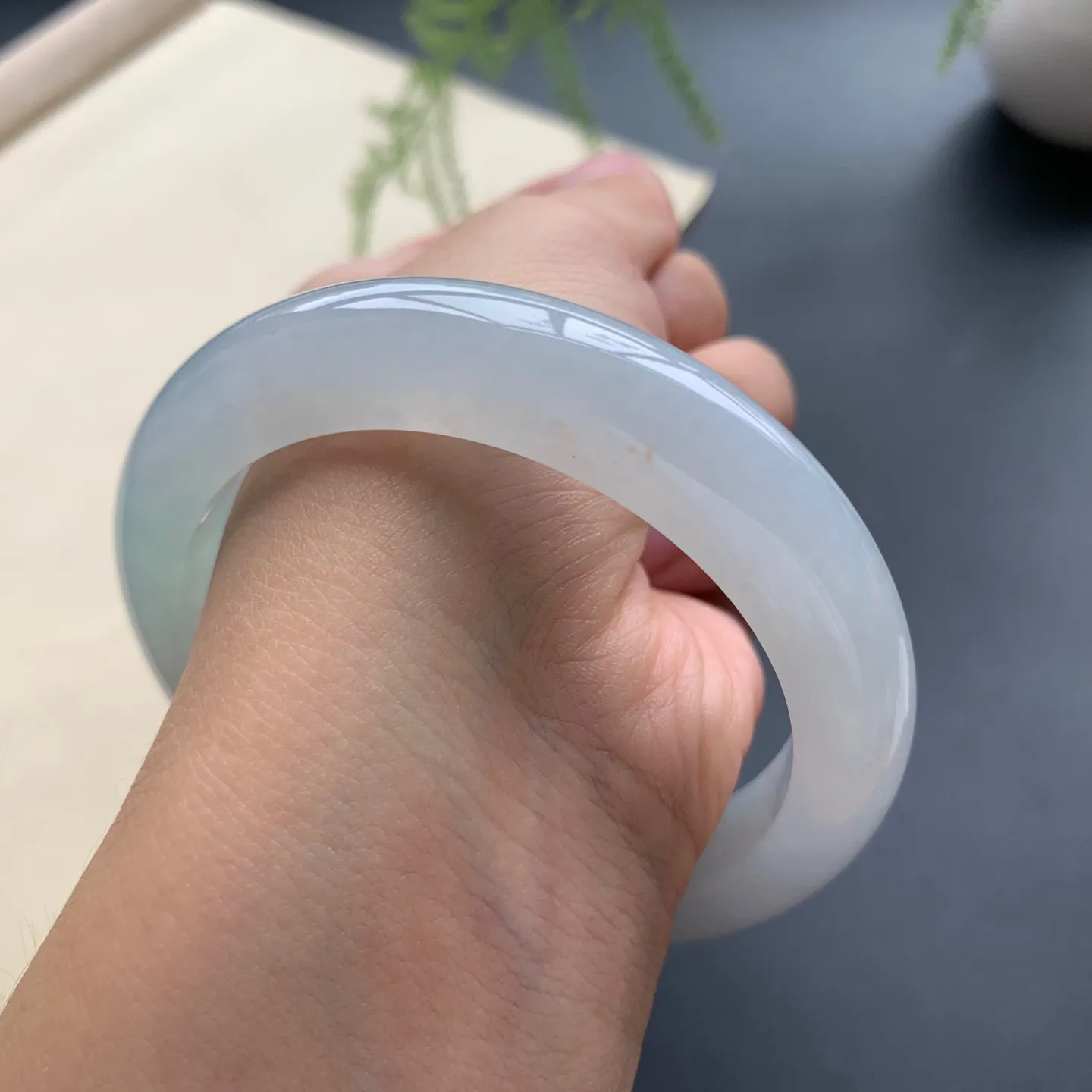 56.5圈口冰正圈手镯 尺寸：56.5-12-9.3，无纹裂，水润起胶，清爽干净