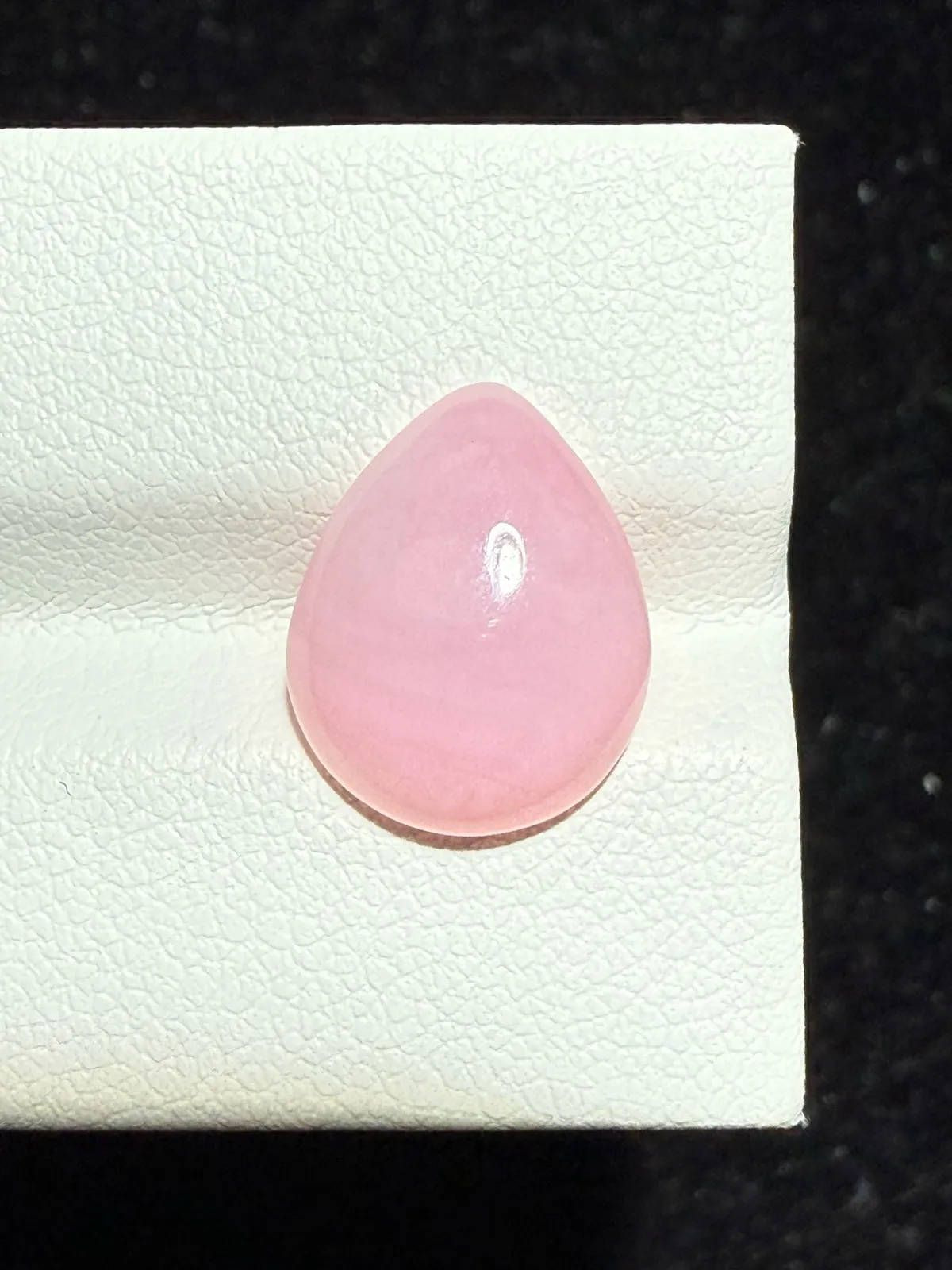 3.52ct天然粉欧泊蛋白石裸石，尺寸13.5**10.9*4.4毫米，颜色美艳