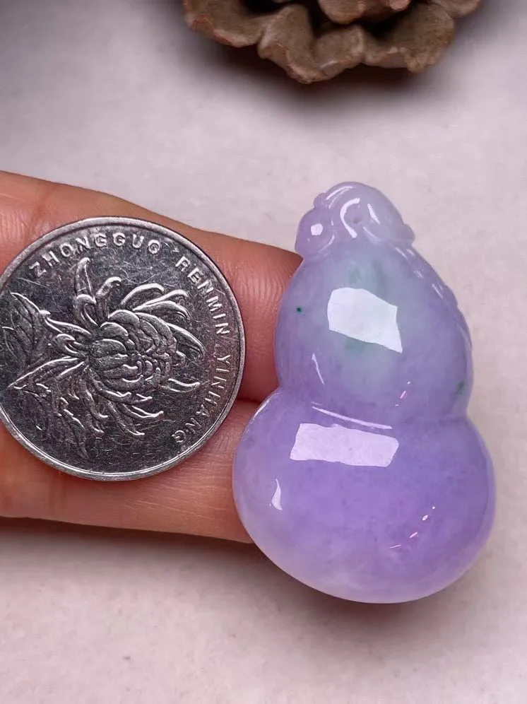 冰糯种紫罗兰【葫芦】吊坠，种水好，玉质细腻 ，卖相好.