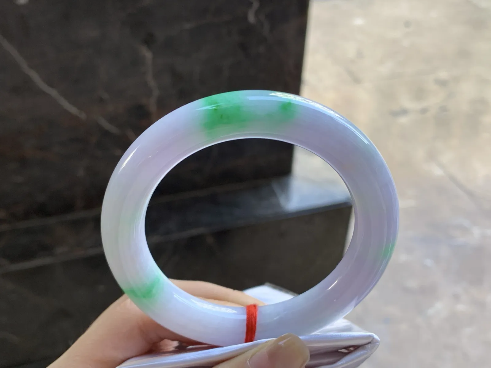 58-11.8

春带彩圆条手镯^_^鲜艳 玉质温润