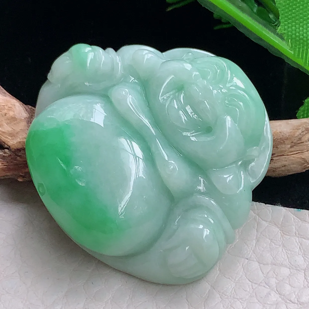 zen40.8*45.6*12.5自然光天然缅甸翡翠半山水佛公 开心佛玉吊坠 毛衣坠