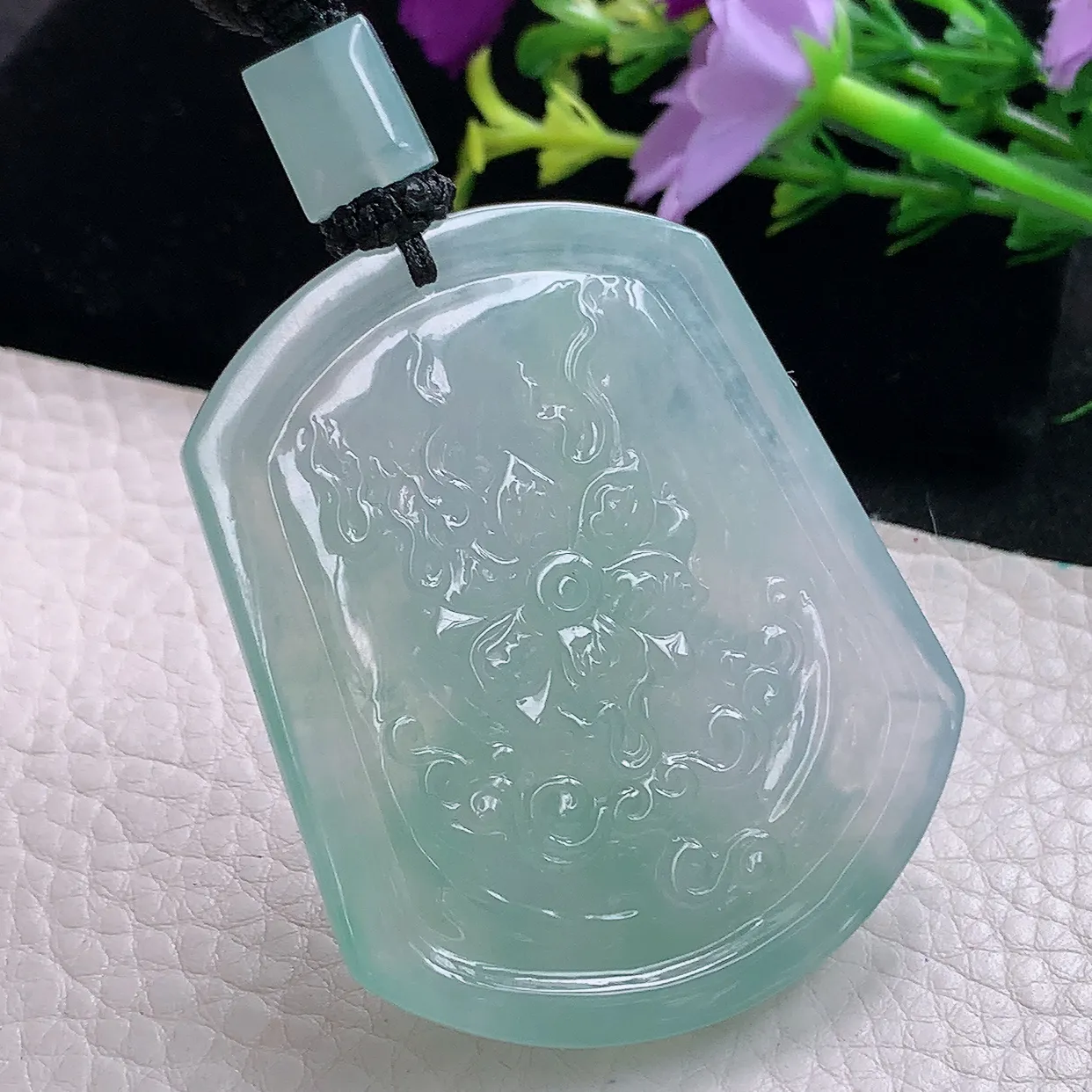 yl自然光56.6*47.2*12天然缅甸翡翠冰种晴水虚空藏菩萨玉吊坠