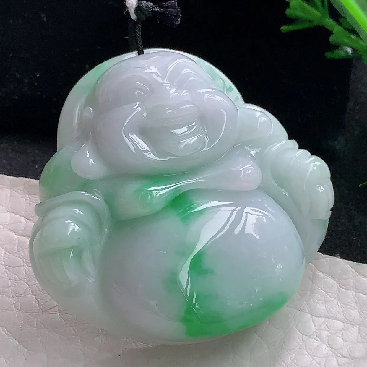 zen48*49.2*13.9自然光天然缅甸翡翠飘绿大佛公 开心佛玉吊坠 毛衣坠