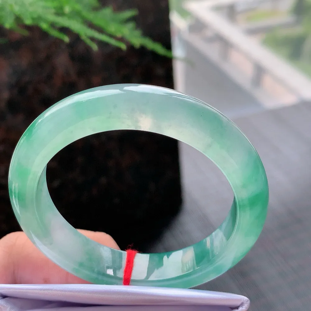 正圈冰玻飘花 无瑕 尺寸:53.1/12.1/8.5 起刚光