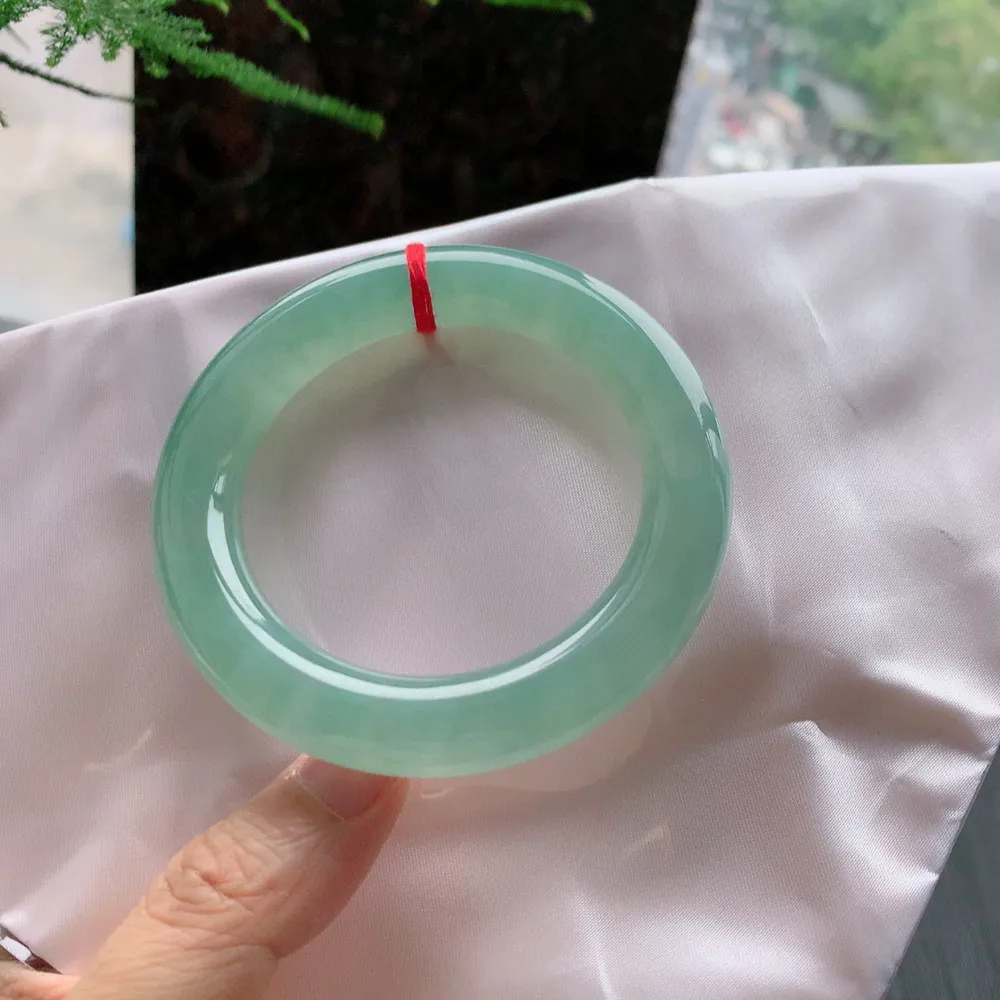 圆条高冰绿 无瑕 尺寸:54.4/12.1 种色俱佳