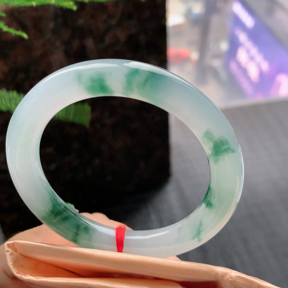 圆条高冰飘花 无瑕 尺寸:55.1/9.5/9.8 花美