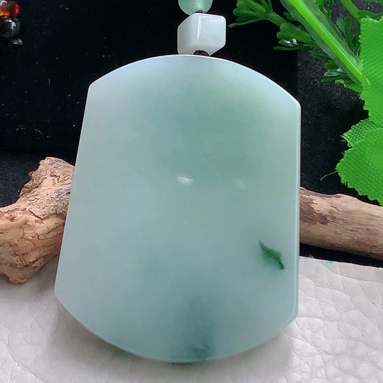 zen53.5*40.8*5.8自然光天然缅甸翡翠飘花平安无事牌玉吊坠 毛衣坠