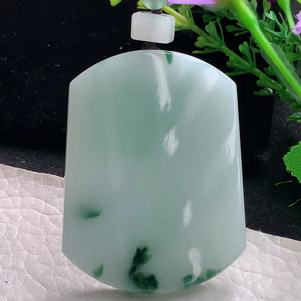 zen53.5*40.8*5.8自然光天然缅甸翡翠飘花平安无事牌玉吊坠 毛衣坠