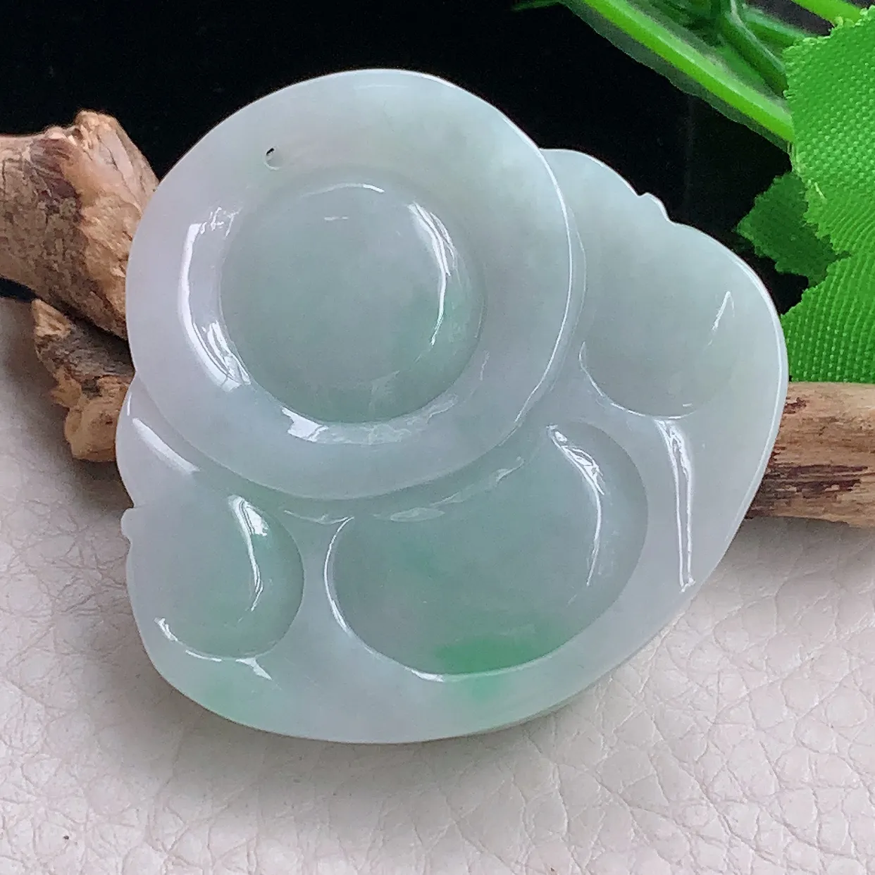 zen43.6*45.8*12.8自然光天然缅甸翡翠飘绿大佛公 开心佛玉吊坠 毛衣坠