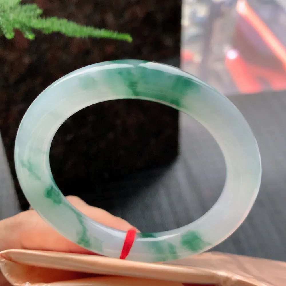 圆条高冰飘花 无瑕 尺寸:55.1/9.5/9.8 花美