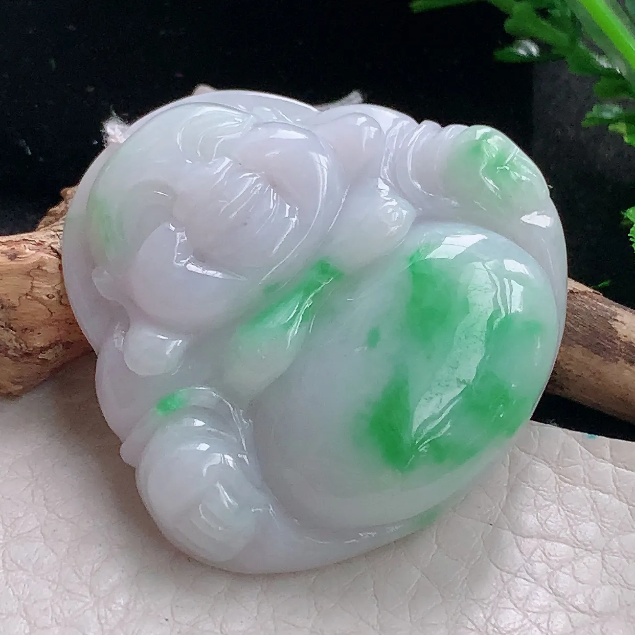 zen43.3*46*9.5自然光天然缅甸翡翠飘阳绿大佛公 开心佛玉吊坠 毛衣坠