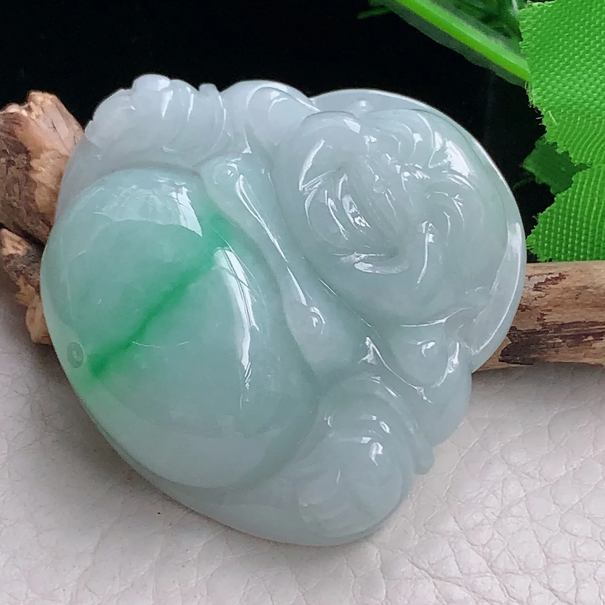 zen43.8*47.6*12.8自然光天然缅甸翡翠飘绿大佛公 开心佛玉吊坠 毛衣坠