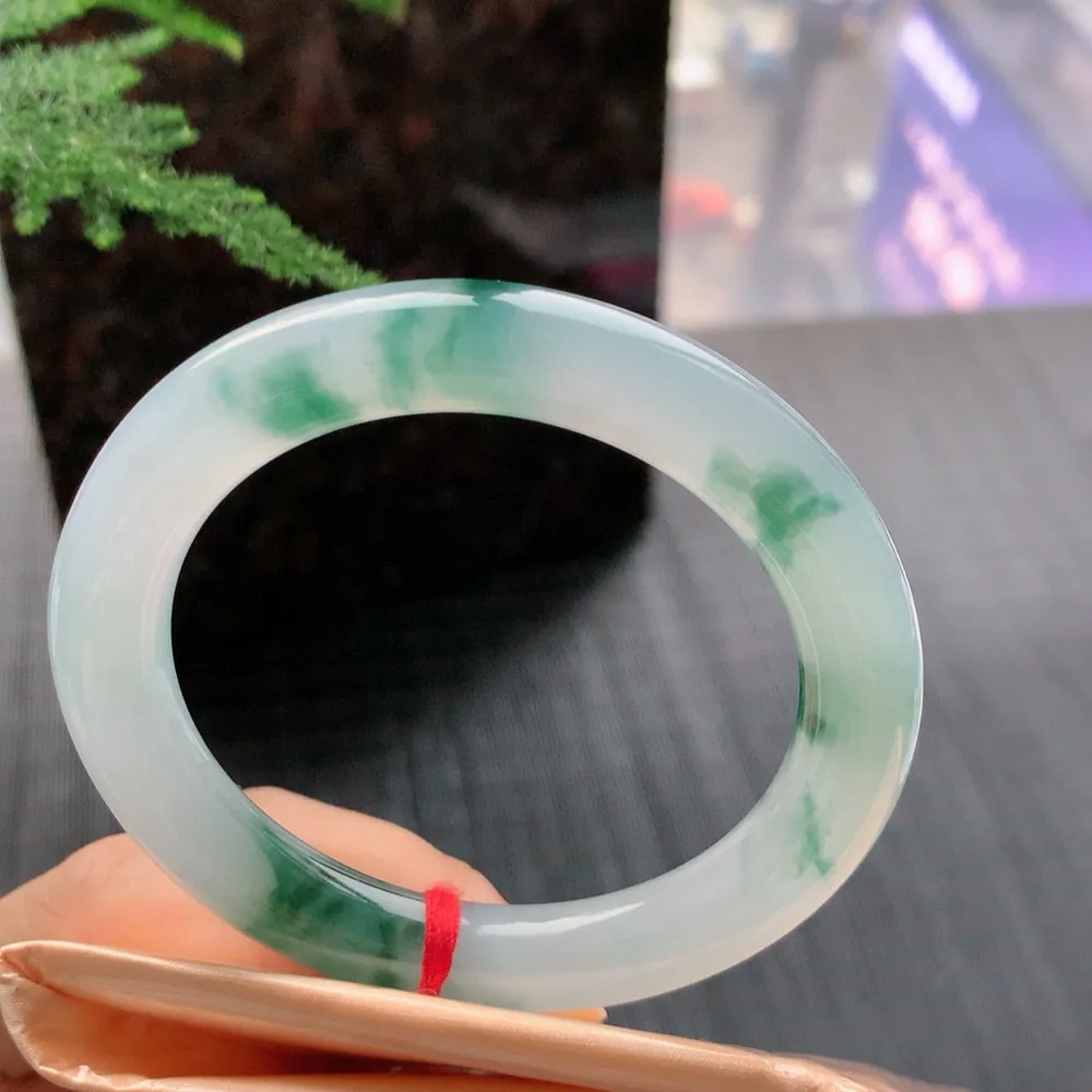 圆条高冰飘花 无瑕 尺寸:55.1/9.5/9.8 花美