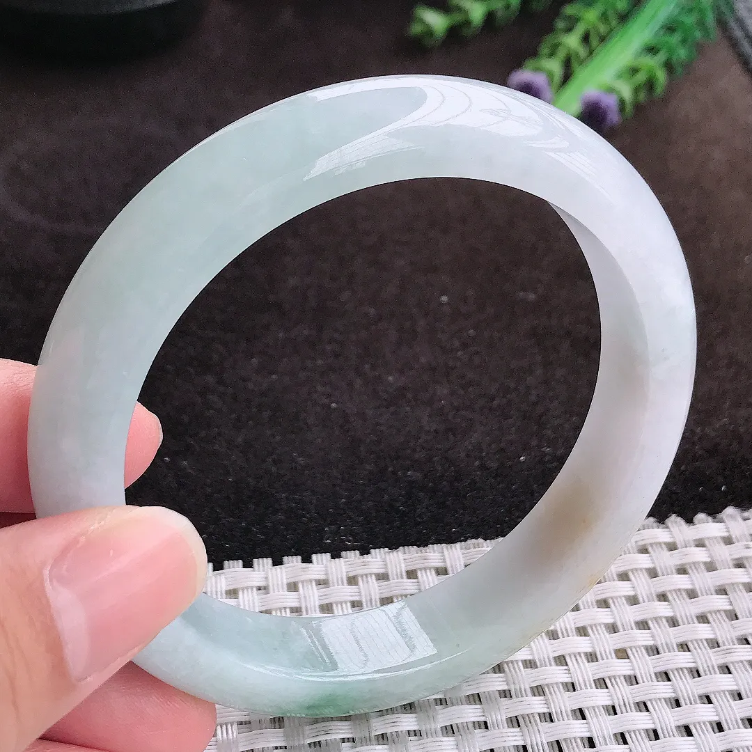 自然光61/12.8/8.5老坑精美温润飘花大圈口手镯宽边翡翠玉镯手环