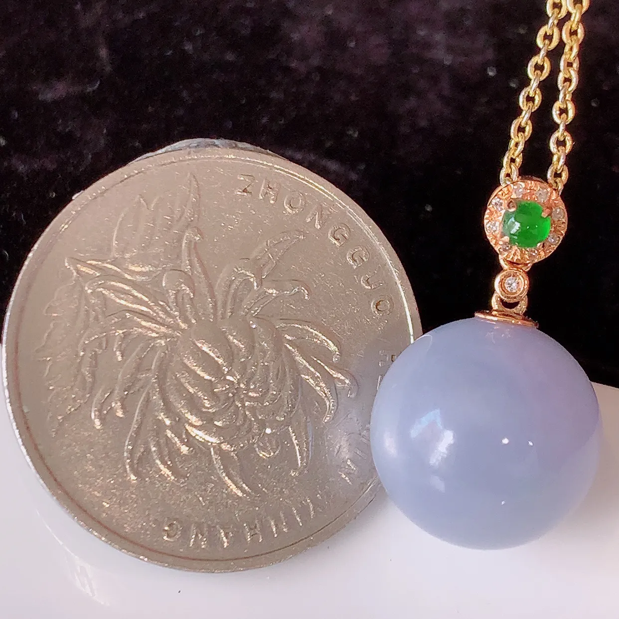 18K金镶嵌冰紫罗兰翡翠转运珠吊坠，寓意“时来运转，财源滚滚” 寓意佳，荧光灼灼，转运珠佩戴时尚优雅！#00.26整体20.5裸石13