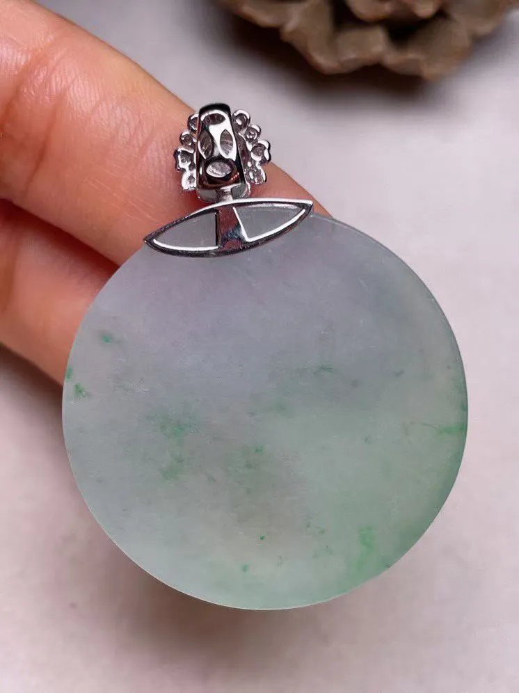 冰种飘绿平安扣吊坠、真金真钻镶嵌，种水好，玉质细腻 .裸石尺寸 33.0