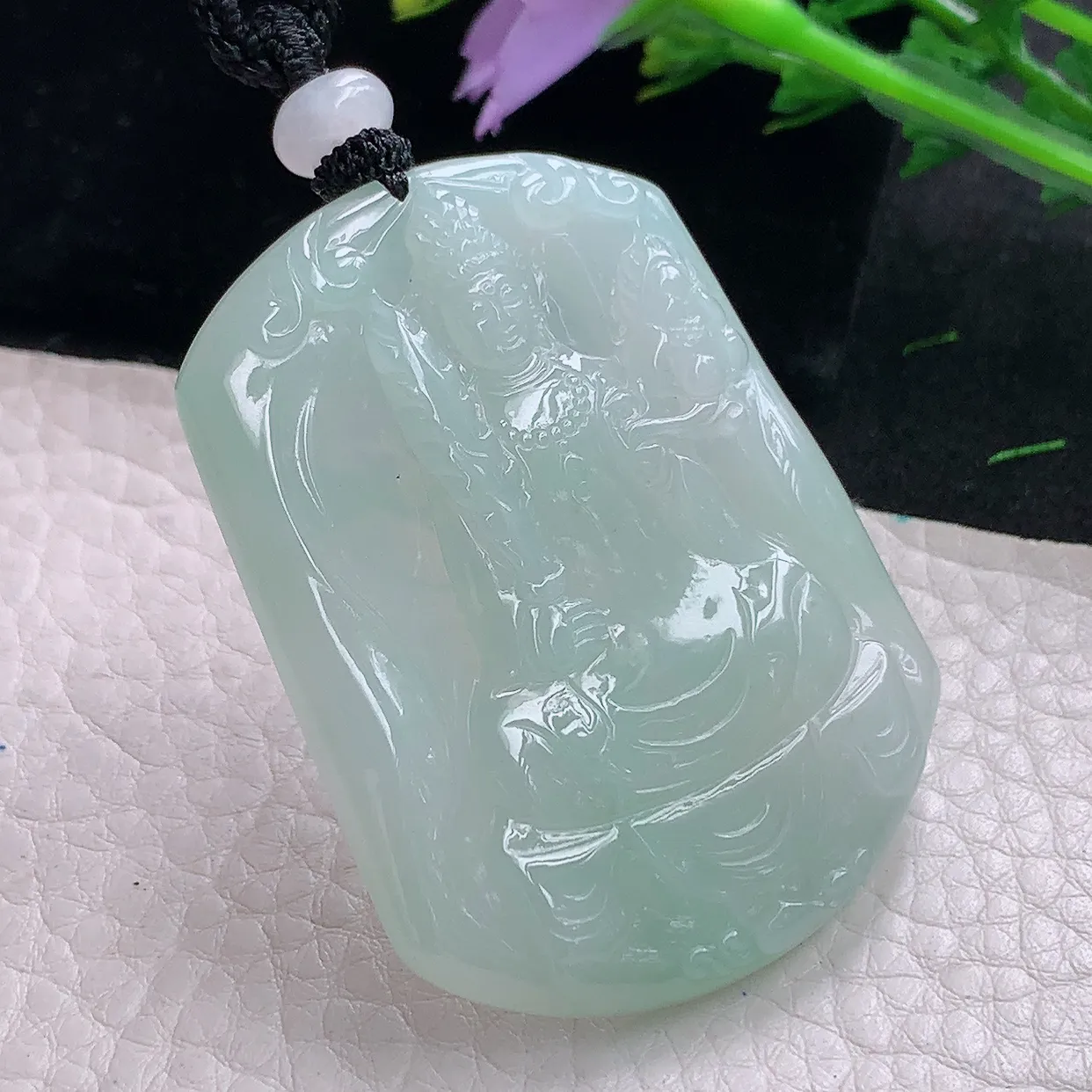 mut自然光52.5*39.8*5.5天然缅甸翡翠浅绿虚空藏观音守护神菩萨