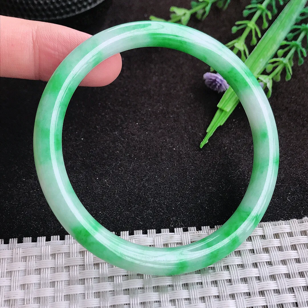 自然光58.5/7/7.2老坑精美飘绿辣阳绿圆条手镯翡翠玉镯手环