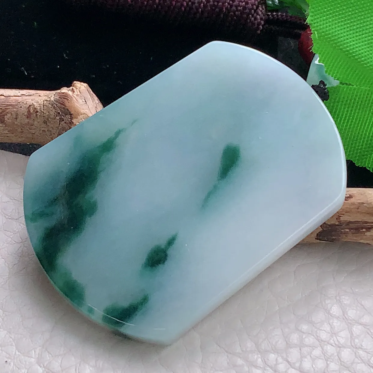 zen56*40.5*5.5自然光天然缅甸翡翠飘花无事牌 素面牌玉吊坠 毛衣坠