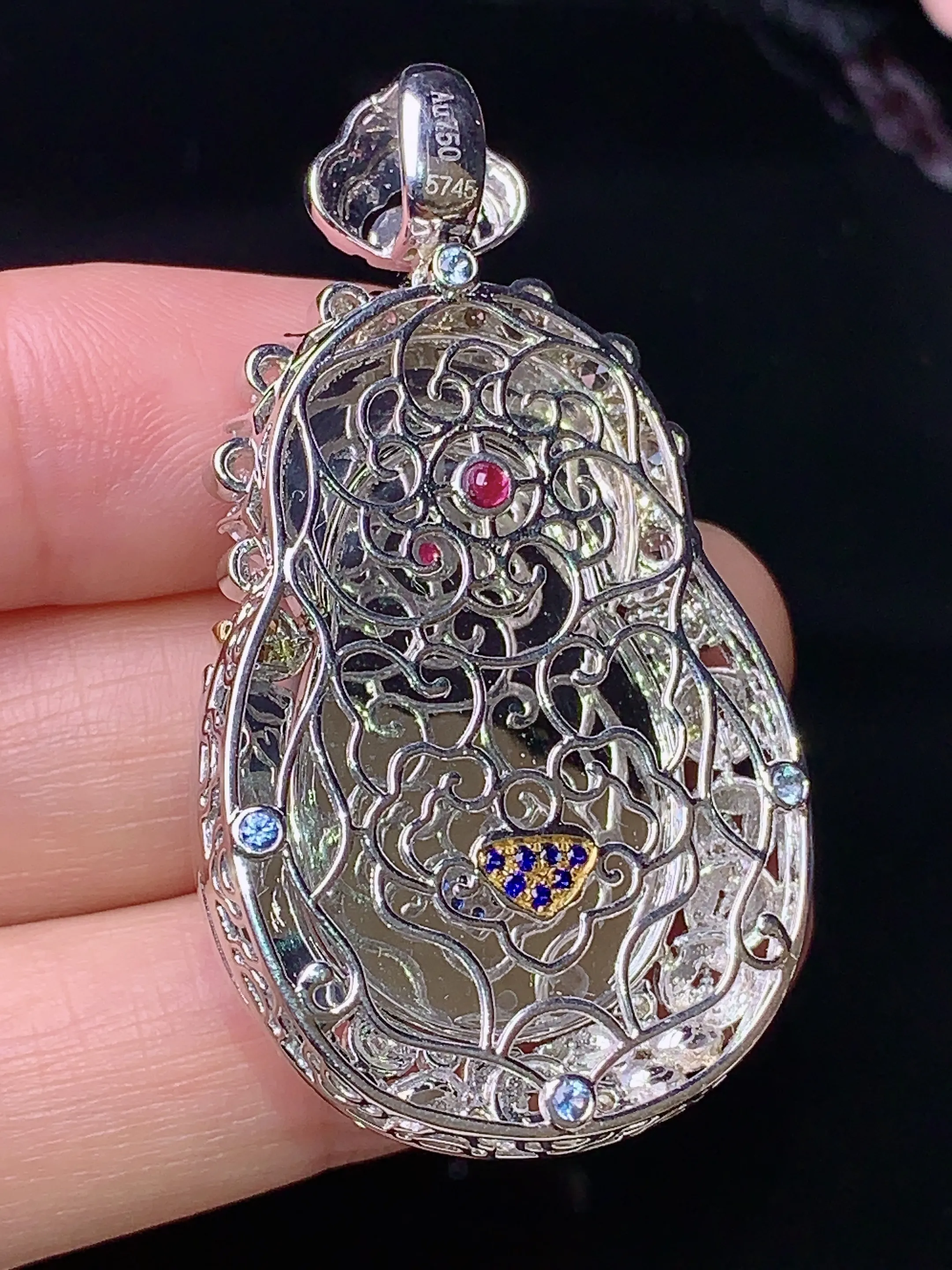 18k金钻镶嵌冰种财神吊坠 玉质细腻 色泽艳丽 水润亮眼  整体尺寸47.3*25*12.3