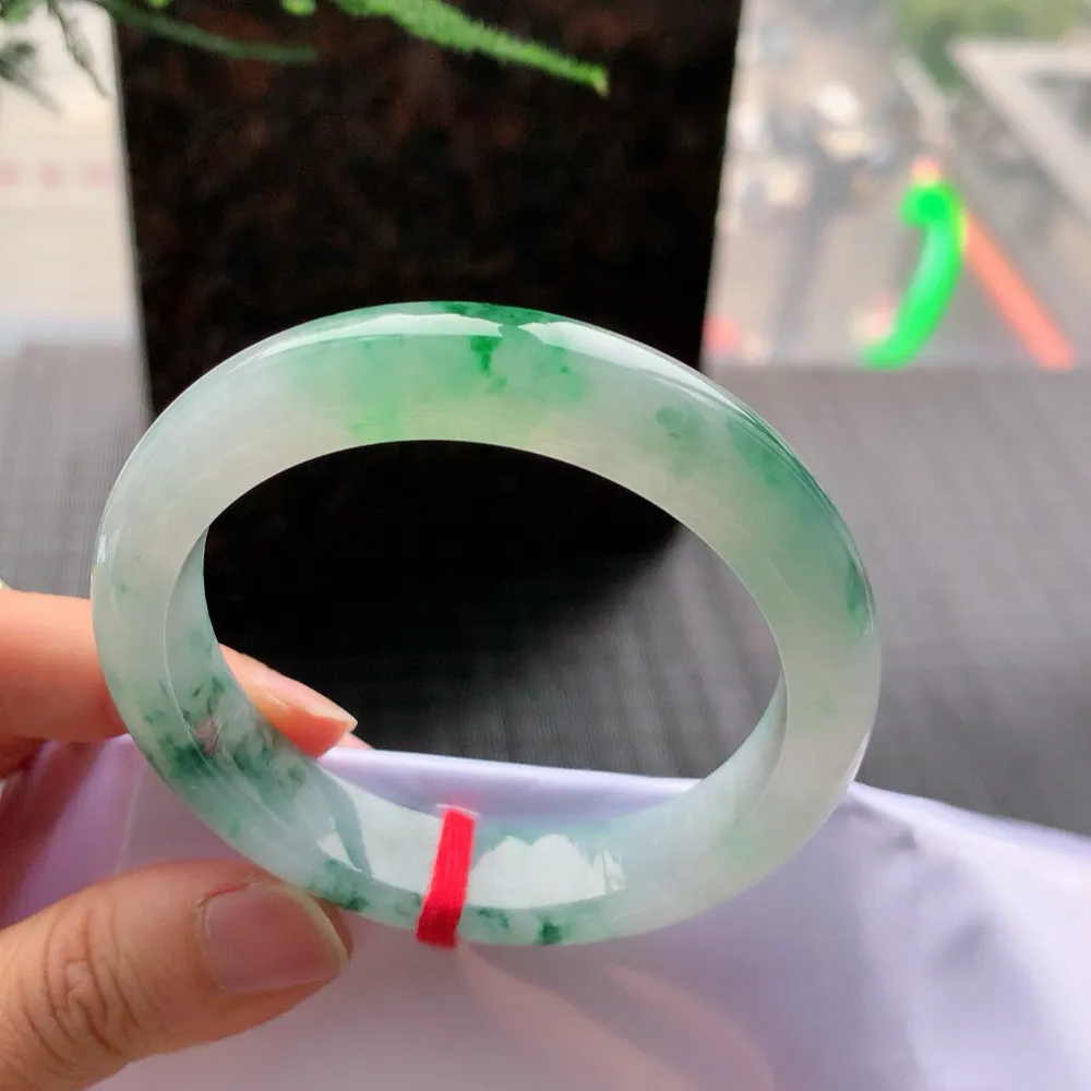 正圈高冰绿花 无瑕 尺寸:54.8/12.6/8.5花美 种水好