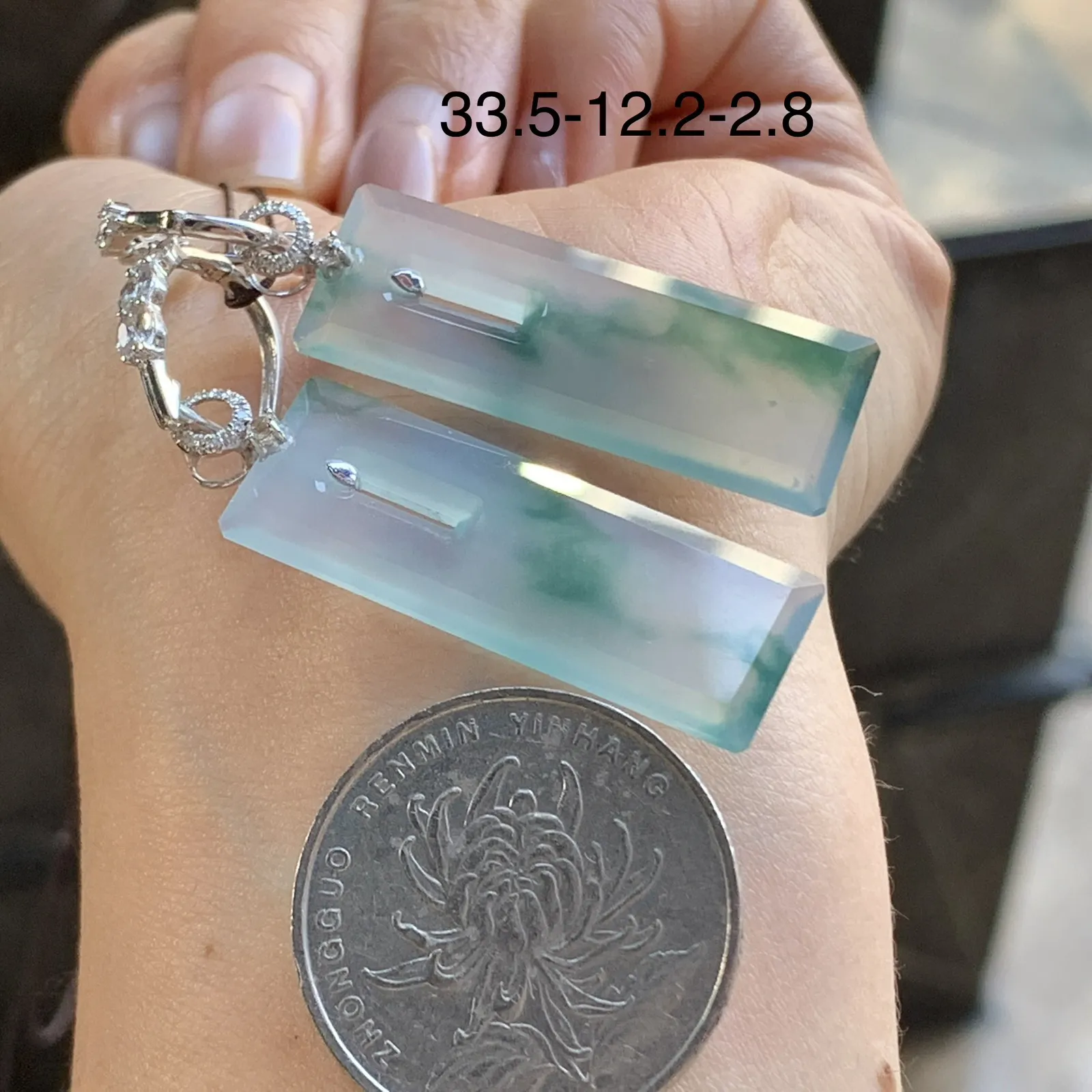 金钻镶嵌蓝花无事牌耳坠^_^冰透 飘花灵韵