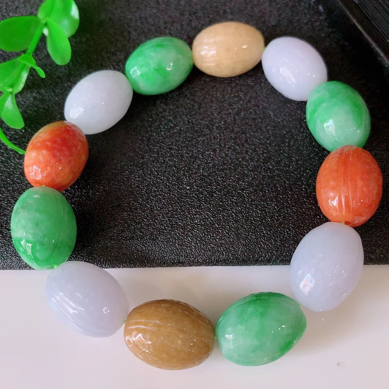 自然光实拍，冰润多宝翡翠手链，多彩翡翠手串，颜色丰富，料子细腻，高档大气，自戴送礼佳品！49.26取一尺寸16*11mm