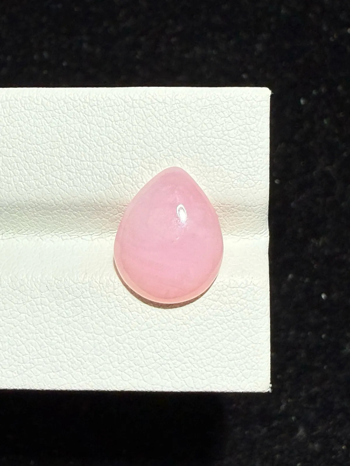 3.52ct天然粉欧泊蛋白石裸石，尺寸13.5**10.9*4.4毫米，颜色美艳