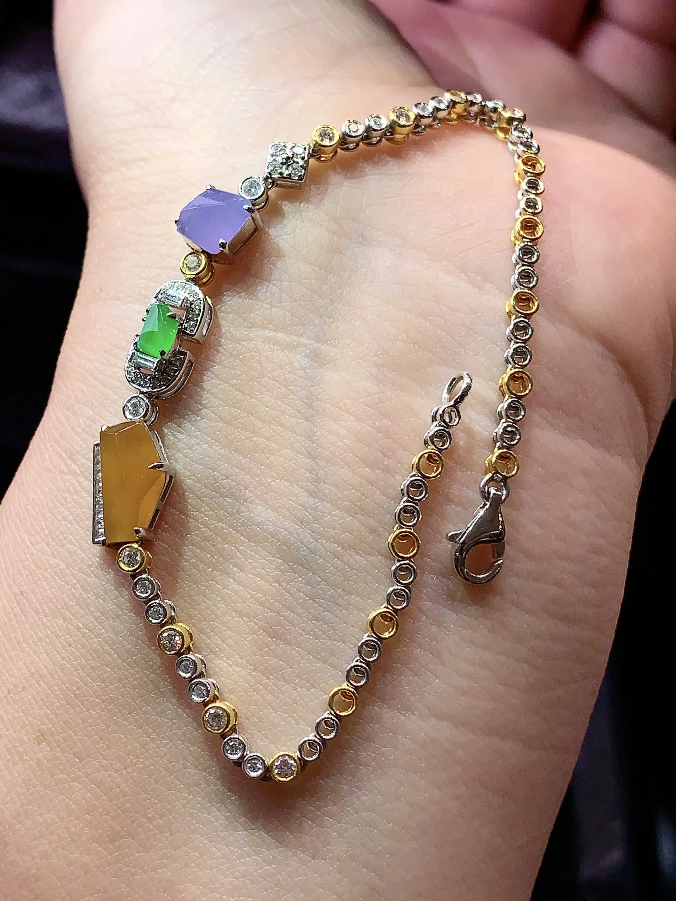 18k金钻镶嵌多宝多彩手链 玉质细腻 色泽艳丽 水润亮眼  整体尺寸37.2*7.2*5