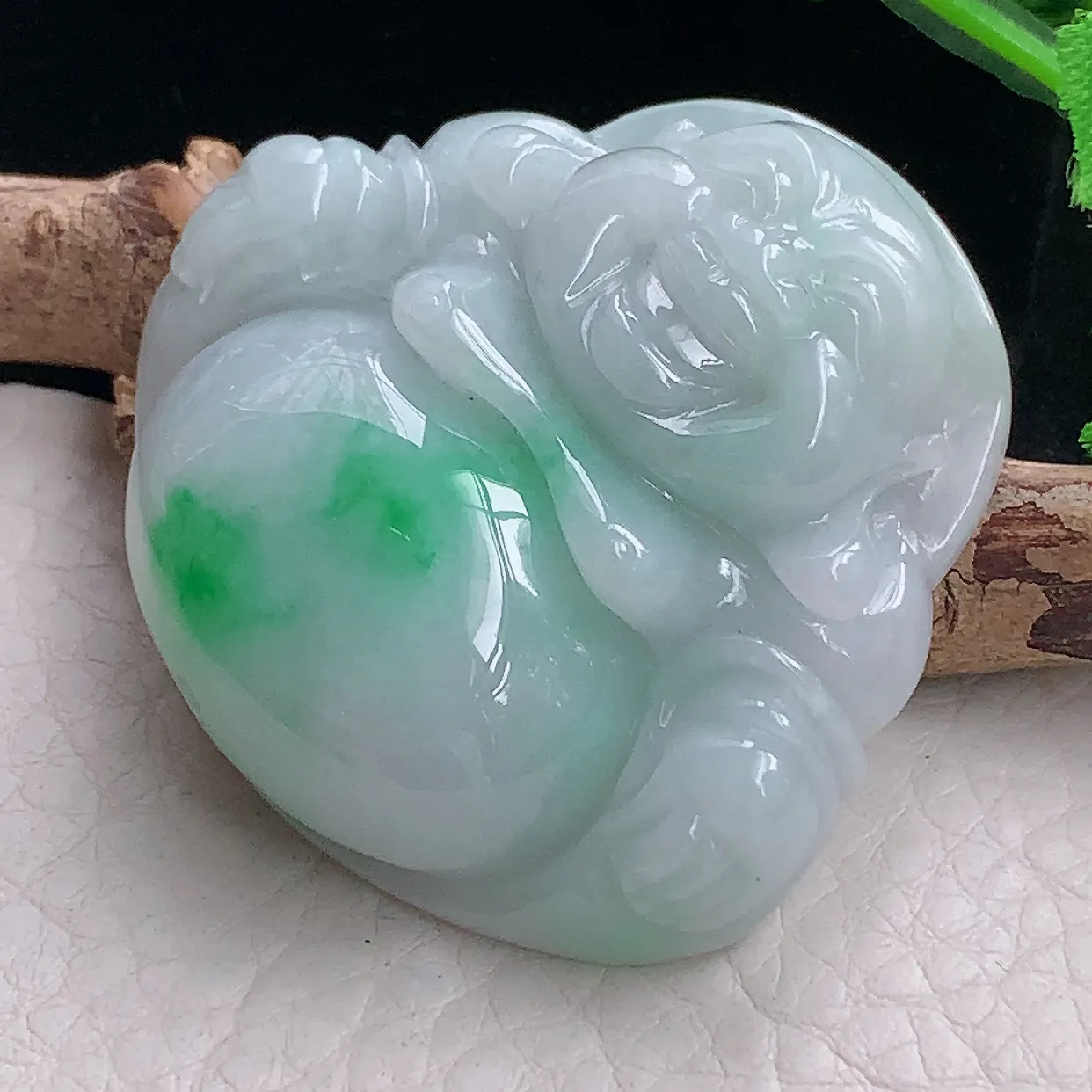 zen43.6*45.8*12.8自然光天然缅甸翡翠飘绿大佛公 开心佛玉吊坠 毛衣坠