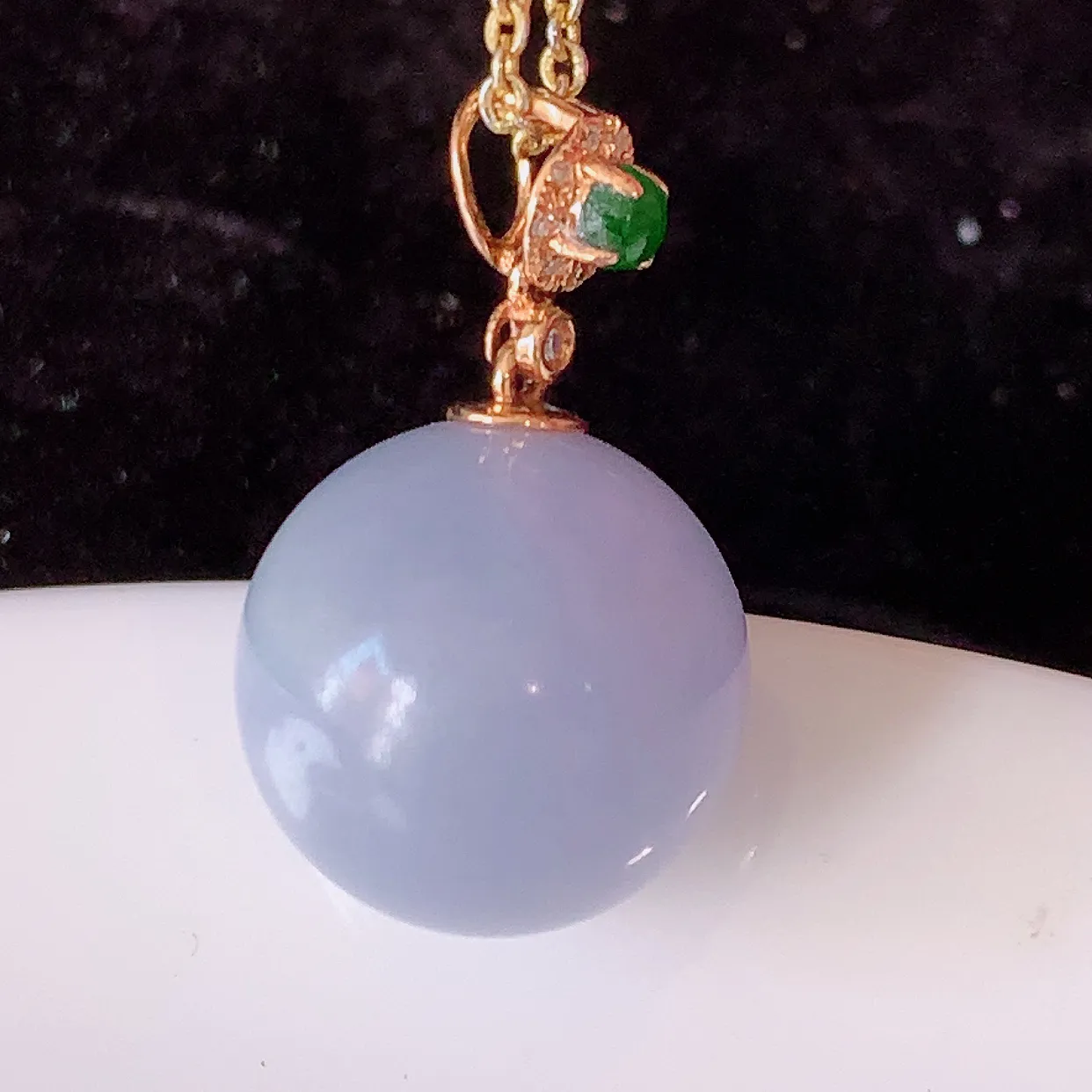 18K金镶嵌冰紫罗兰翡翠转运珠吊坠，寓意“时来运转，财源滚滚” 寓意佳，荧光灼灼，转运珠佩戴时尚优雅！#00.26整体20.5裸石13