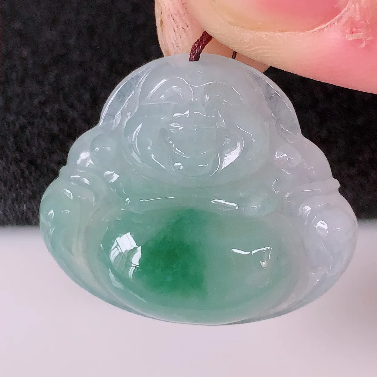 自然光实拍，冰飘花翡翠佛公吊坠，玉笑佛，饱满，开脸喜庆，配戴优雅迷人！#57.29