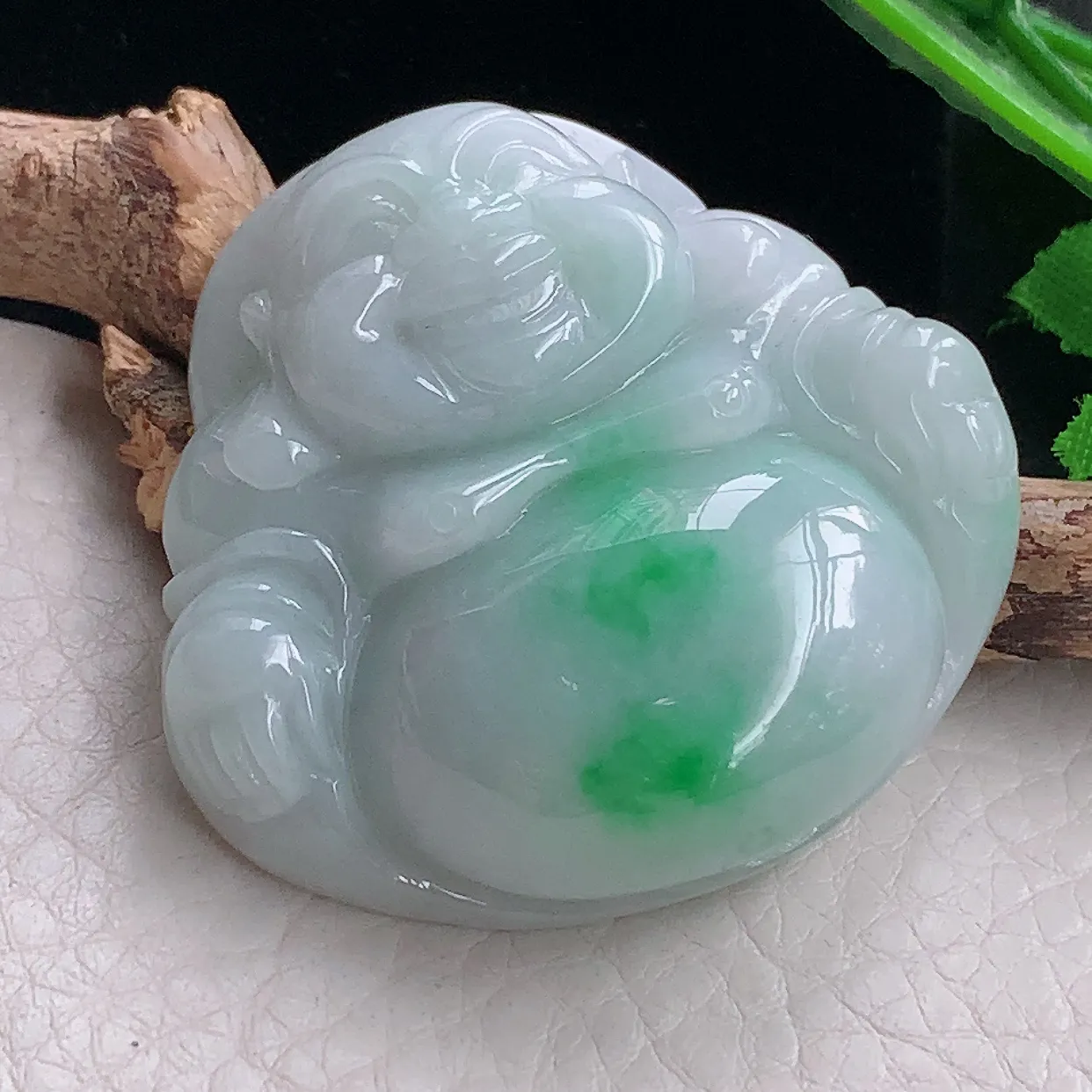 zen43.6*45.8*12.8自然光天然缅甸翡翠飘绿大佛公 开心佛玉吊坠 毛衣坠