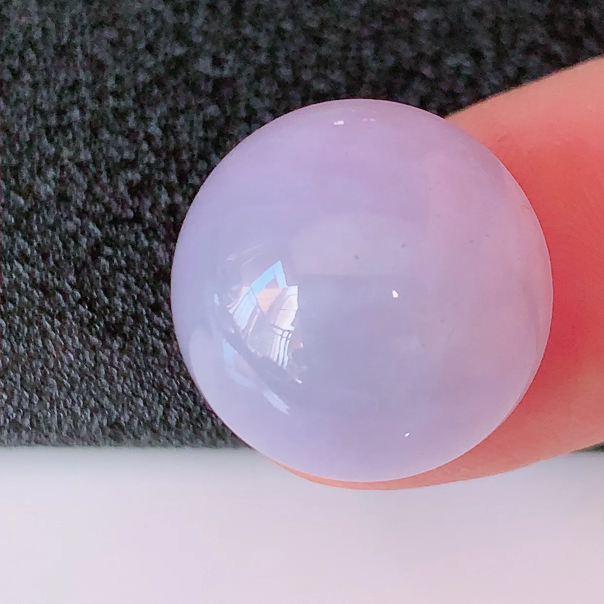 自然光实拍，大颗紫罗兰翡翠戒面、蛋面，翠色灵动，玉质细腻，颜色漂亮，品相佳，佩戴佳品！#00.26