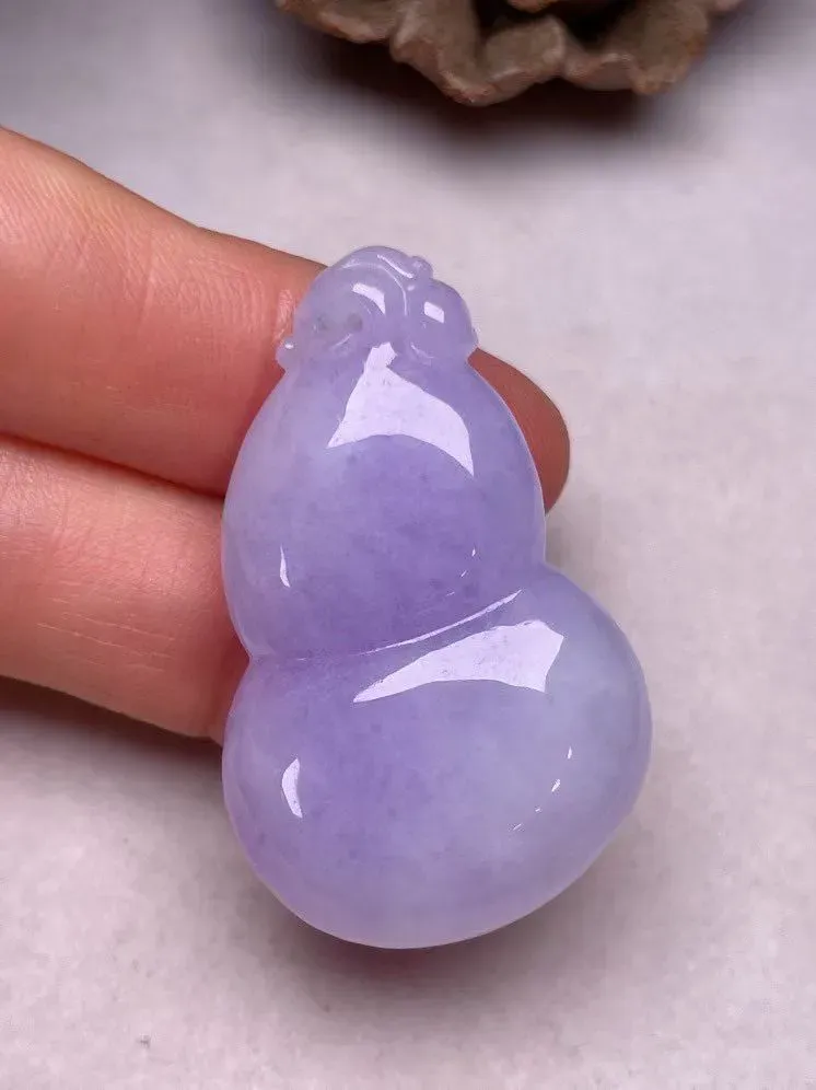 冰糯种紫罗兰【葫芦】吊坠，种水好，玉质细腻 ，卖相好.