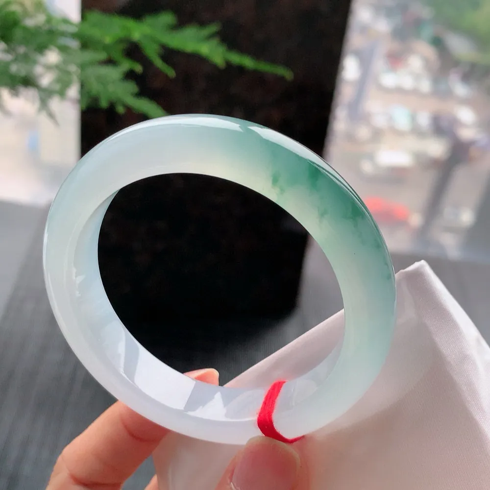 正圈冰玻飘花 无瑕 尺寸:55.3/12.9/9花美 种水好🥰🥰